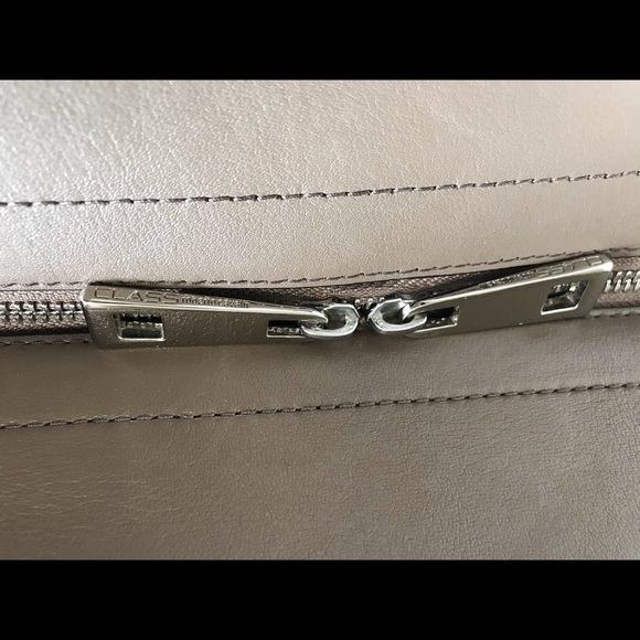 Roberto Cavalli CLASS Tote🌹 - Picture 4 of 15